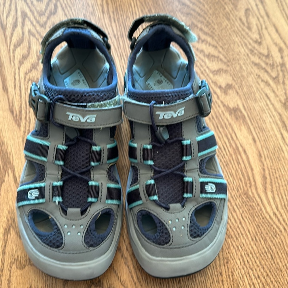 TEVA Women's SZ 9 Bungee Cord Fisherman Sandals Water/Hiking Shoes